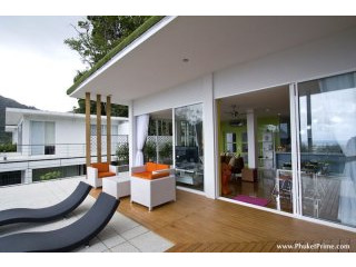Bright And Desirable 2-Bedroom Sea-View..
