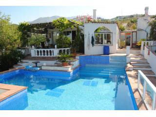 Country Houses for Sale in Canillas De..