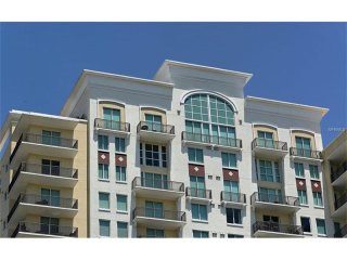 2 bedroom Town House For Sale: 800 N..