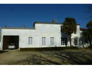 Farm Complex - St Palais De Phiolin