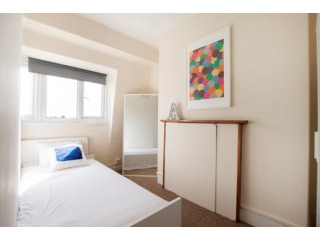 Single with single bed near Southfields..
