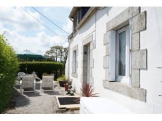 2 Bed Cottage with Large Garden