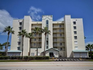 3 bedroom Flat For Sale: 1405 Highway..