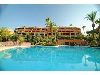 APARTMENT FOR SALE IN BAHIA DE MARBELLA