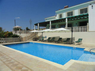 4 Bedrooms - Apartment - Paphos - For..