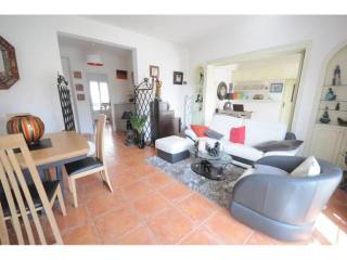Luxurious two bed with garden terrace