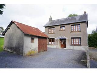 Nice House with Garage and Courtyard