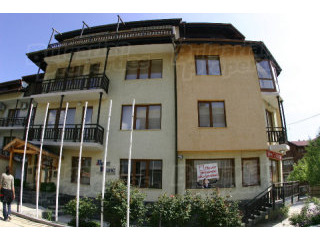 Spacious Two-Bedroom Apartment Near The..