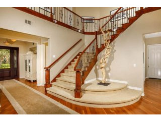 719 Lynwood Encinitas, California 92024..