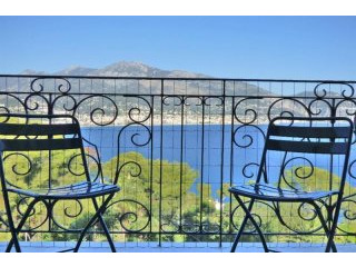2 bedroom Flat For Sale: 06190..