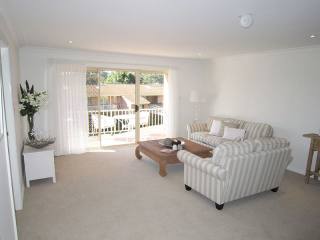 Light and lovely 1st floor unit new to..