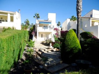 3 Bedrooms - Villa - Alicante - For Sale