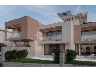 LUKSUZNI STAN S2 S VRTOM I BAZENOM VODICE