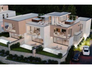 LUKSUZNI STAN S3 S VRTOM I BAZENOM VODICE