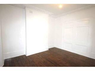 3 Bed Flat/Apartment To Let in London