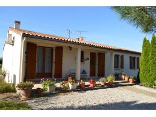 3-bed Ruffec bungalow in great condition