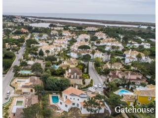 Building Plots For Sale In Encosta do..