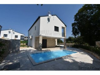 Prekrasna nova kuća-okolica Malinske