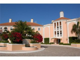 2 bedroom Flat For Sale: 5690 Highway..
