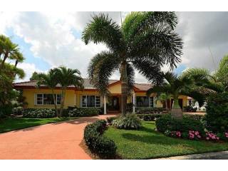 3 bedroom Residence For Sale: Singer..