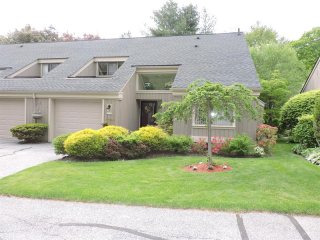 2 bedroom House For Sale: 439 Heritage..