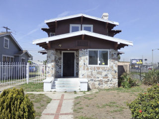 1007 W 75th St Los Angeles, CA, 90044..