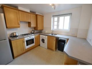 2 Bed Flat/Apartment To Let in..