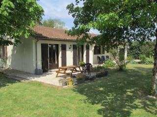 Detached 4 Bed Bungalow With Large..