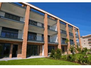 MODERN T4 APARTMENT IN THE MARINA AREA..