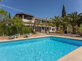 Spacious Mediterranean Style Country..