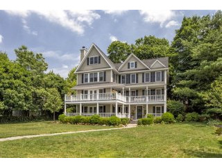 5 bedroom House For Sale: 7 Holman Lane..
