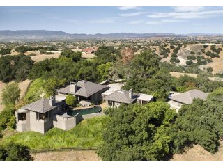 5 bedroom House For Sale: 3710..