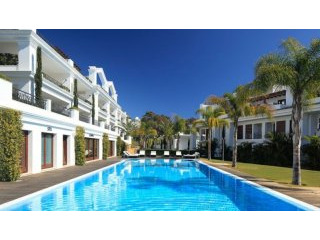 Two Bedroom Apartment, Zeus, Bajo B..