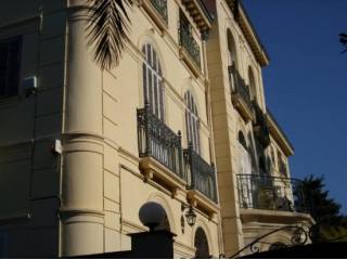 4 Bedrooms - Apartment -..