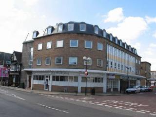 1 bedroom Flat For Sale: Market Parade..