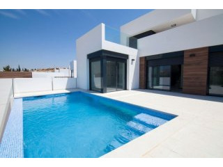 4 Bedrooms - Villa - Alicante - For Sale