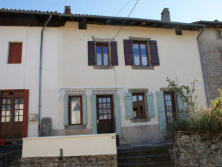 3-Bed Pretty Village House With..