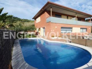 Semi-detached house near the sea in..