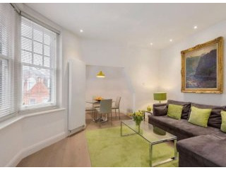 A Fabulous Fourth Floor Flat In An..