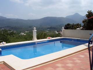 4 Bedrooms - Villa - Alicante - For Sale