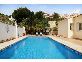 Stunning 3 bedroom villa with sea views