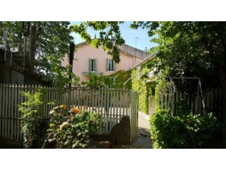 Winemakers Property With Maison De..