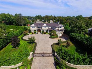6 bedroom Detached House For Sale: 211..