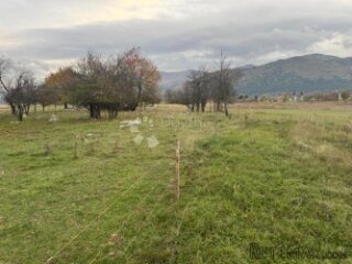ZEMLJIŠTE U BLIOZINI RIJEKE GACKE I POTOKA 10000M2