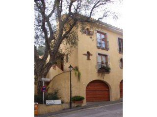 Townhouse With Fantastic Finishes..