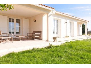 A Quality Construction Villa With Garden