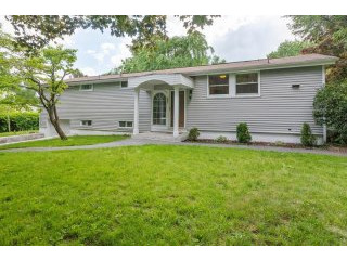 3 bedroom House For Sale: 2821 Holly..