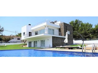4 Bedrooms - Villa - Alicante - For Sale