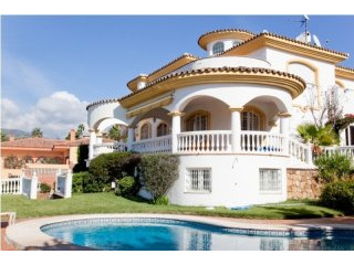 4 Bedrooms - Villa - Malaga - For Sale