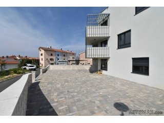 Prekrasni apartman na prvom katu s pogledom na more!